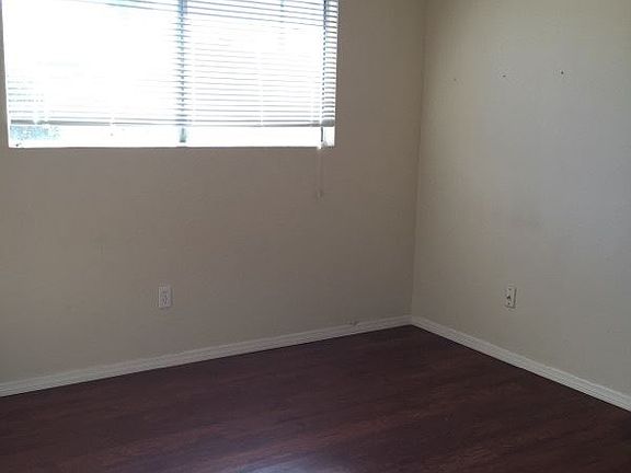 5th image of 4852 Bancroft St