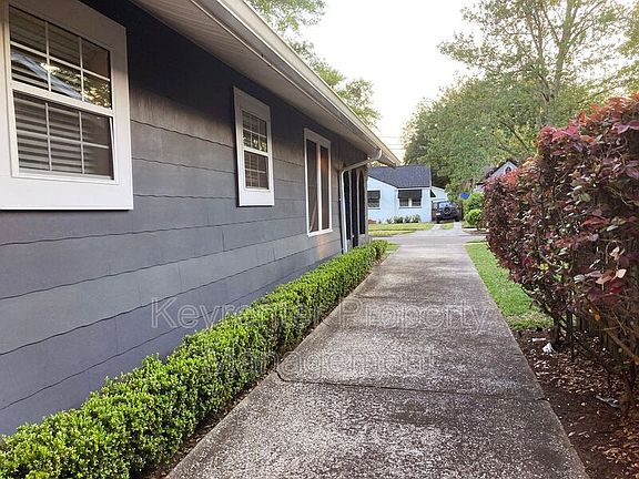 5th image of 1423 Ingleside Ave