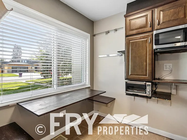 2801 S Cherry Way — Photo 9