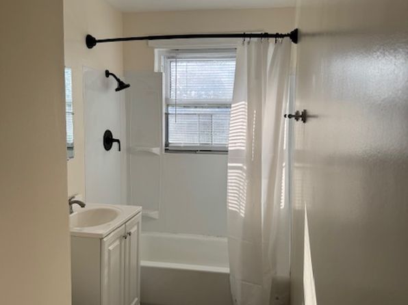 3309 Clarence Towery Cir APT 4