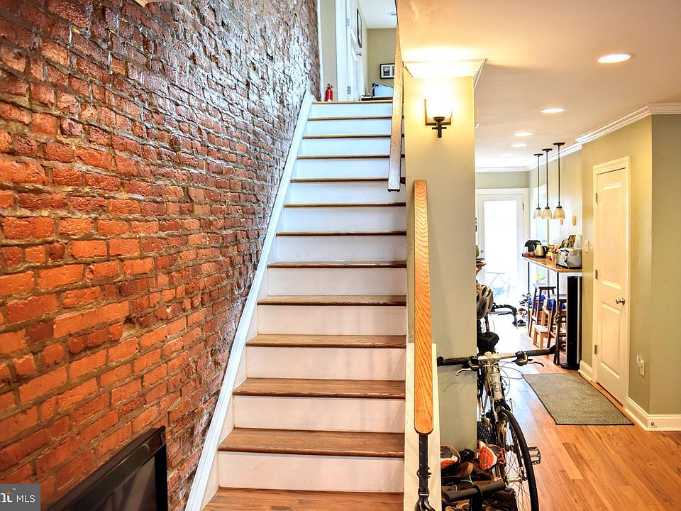 1st image of 1528 Montrose St