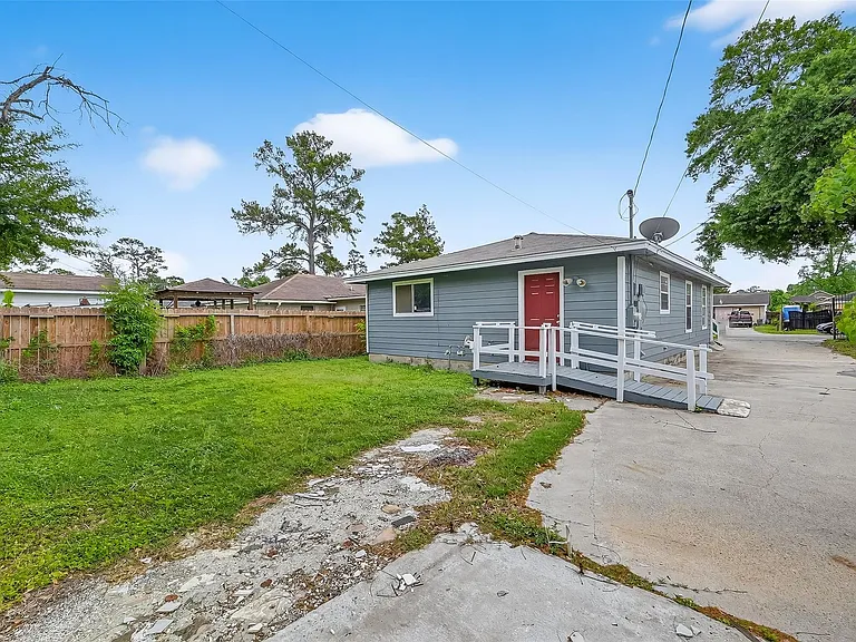 2446 Mayview Dr — Photo 32