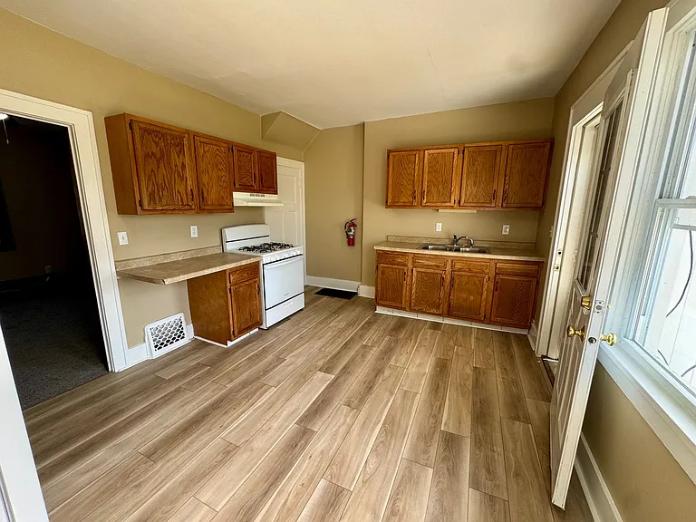 410 W 15th Ave — Photo 3