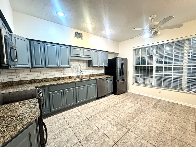 2800 Countryside Blvd #1-33 — Photo 45
