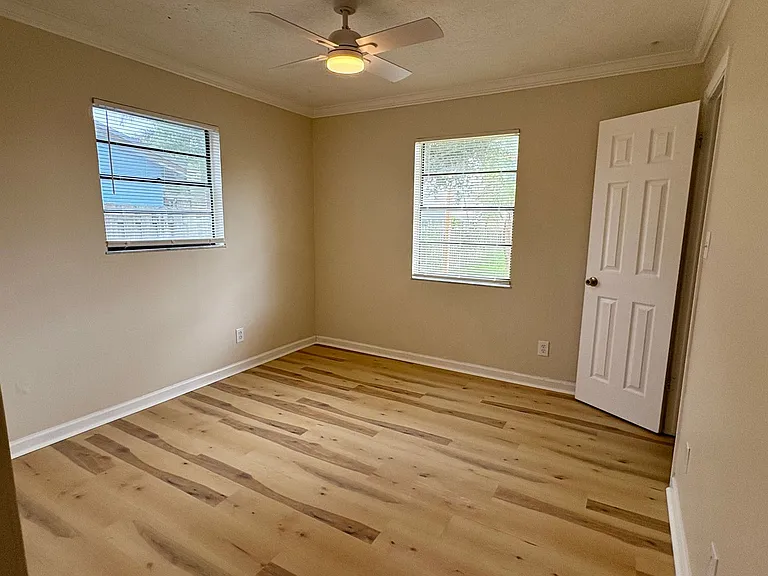2511 NE Mildred St — Photo 10