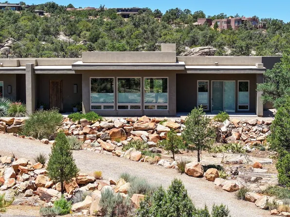 371 N Pinion Hills Dr, Dammeron Valley, UT 84783