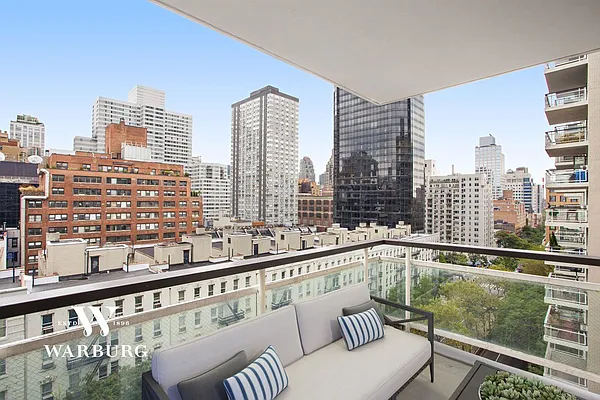 Sold by Warburg | media 8