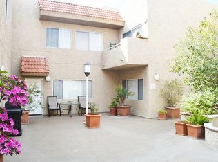 Warner Courtyard Apartments, Canoga Park, CA 91303