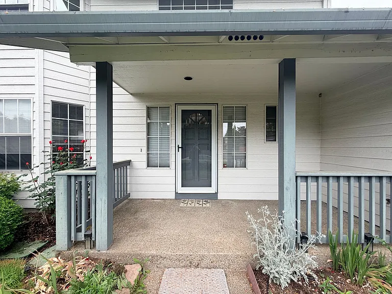 1835 NE 56th Ave — Photo 3