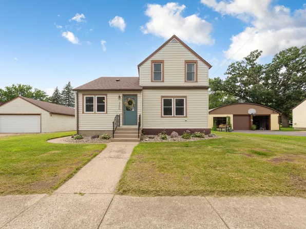 260 N Cordova Ave, Le Center, MN 56057