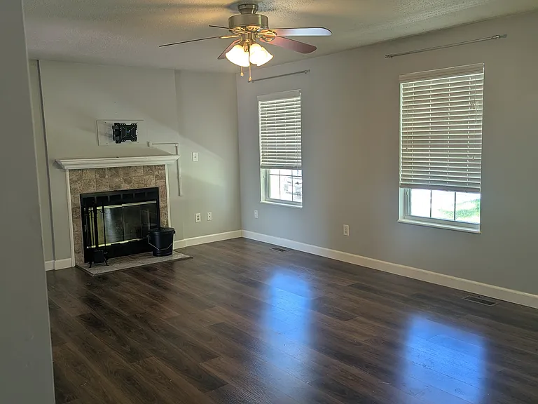 1061 Mitchell Way — Photo 3