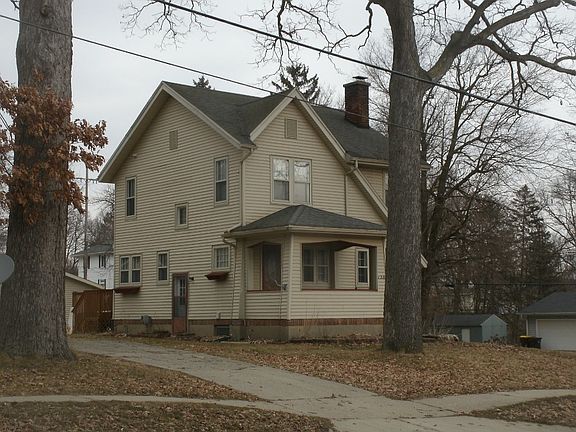 3rd image of 138 E Lincoln Ave