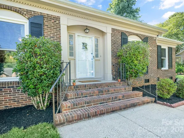 5518 Elsinore Pl, Charlotte, NC 28227