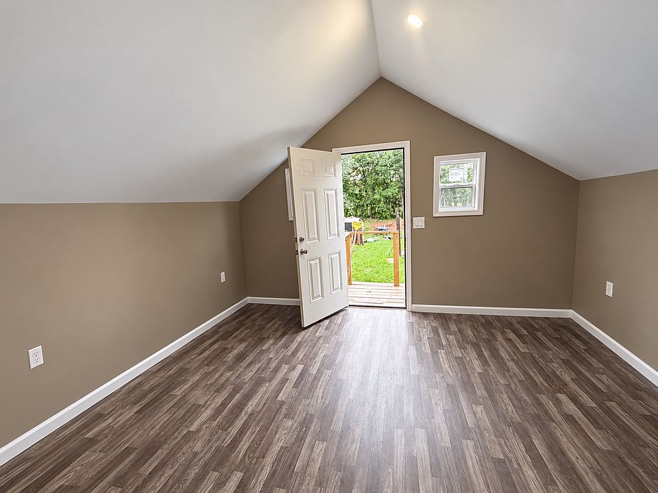 2nd image of 1498 Joe Hall Rd #B