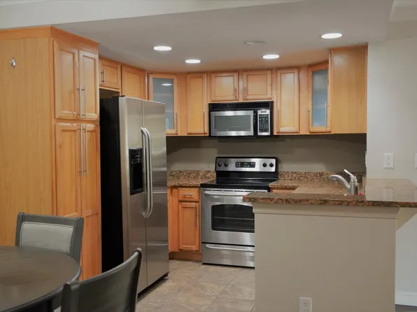 15267 Maturin Dr Unit 16, San Diego, CA 92127