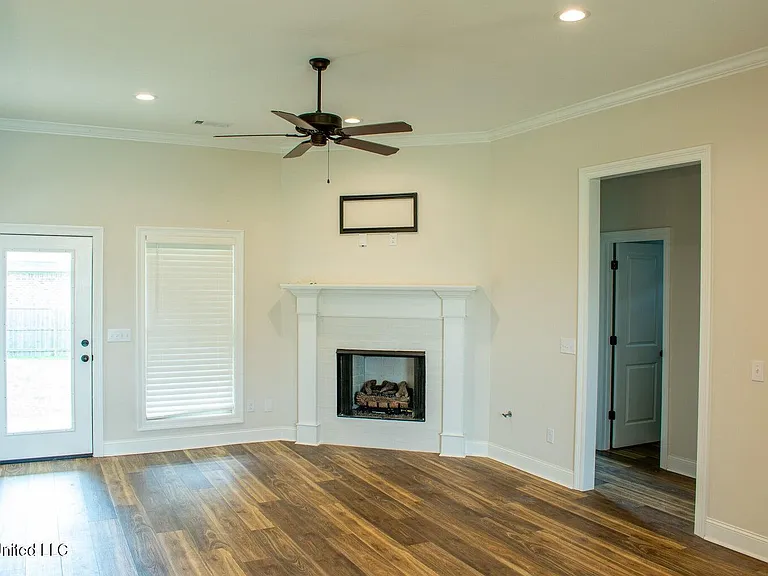 231 Buttonwood Ln — Photo 7