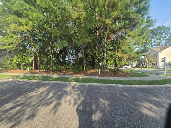 1611 Deanne Dr, Beaufort, SC 29902