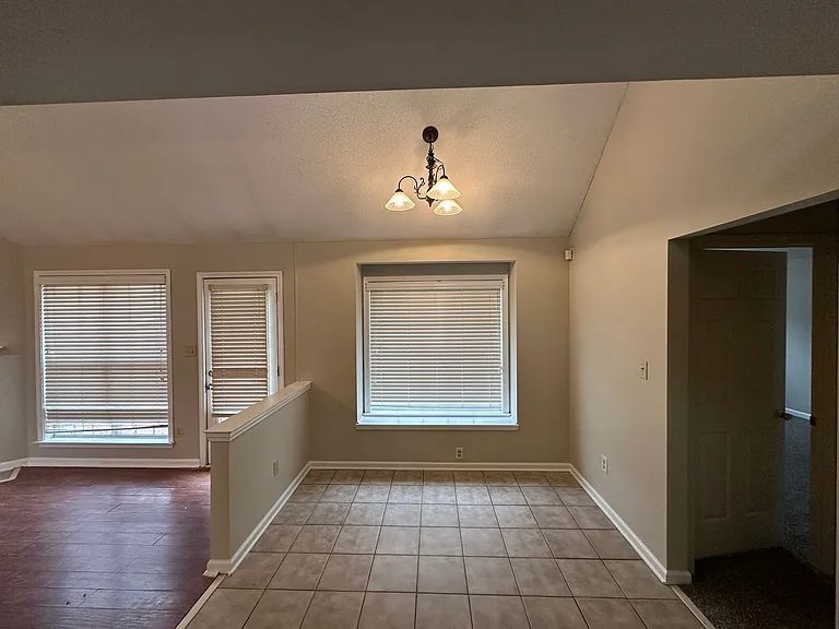 10144 Lynham Dr — Photo 5