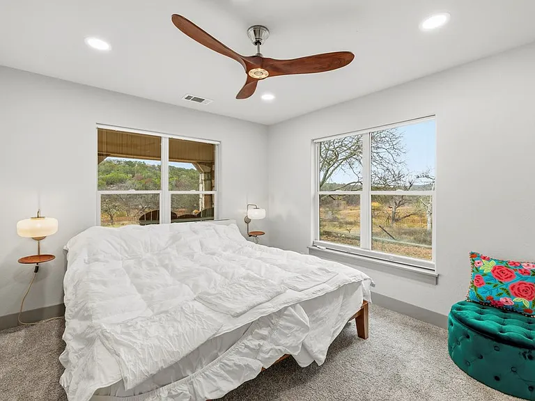 275 Creekridge Trl — Photo 8