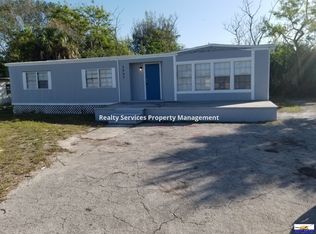 2085 Fountain St, Fort Myers, FL 33916