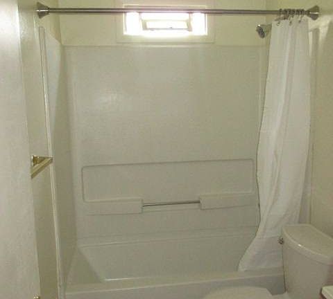 4th image of 919 Cook Ave APT 1