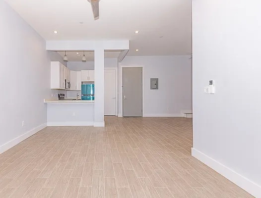 Rented by Compass | media 21