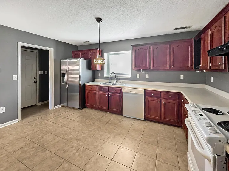 3903 Black Walnut Dr — Photo 9
