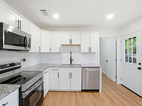 3rd image of 6210 Long St