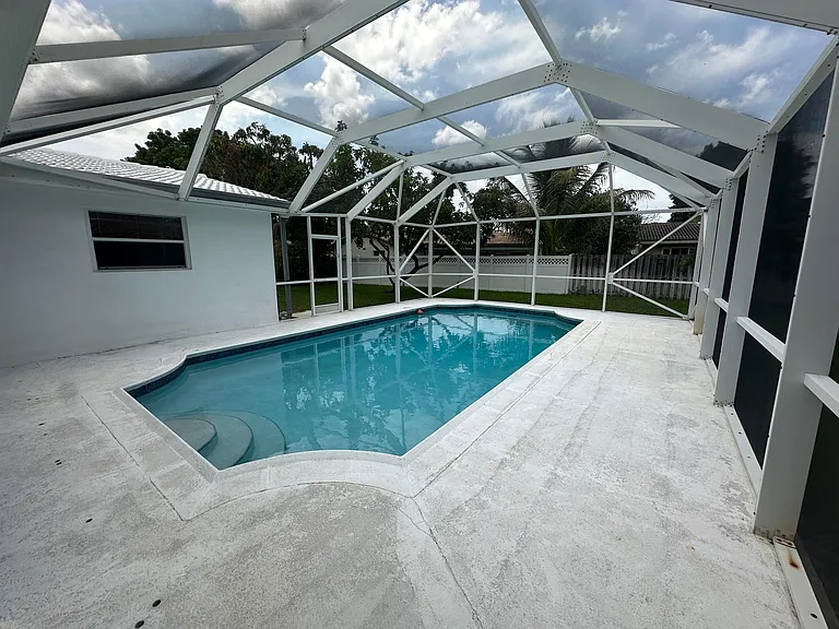 11261 NW 42nd St — Photo 9