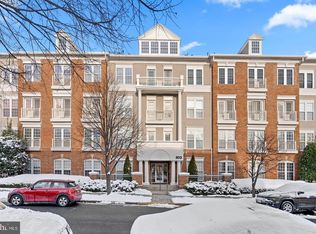 803 Reserve Champion Dr APT 203, Rockville, MD 20850