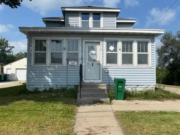 628 N 4th St, Le Sueur, MN 56058