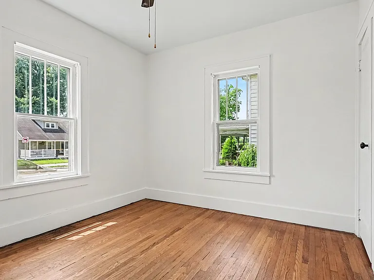 919 E Market St — Photo 10