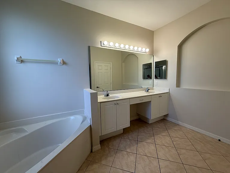 14681 Sutherland Ave — Photo 19