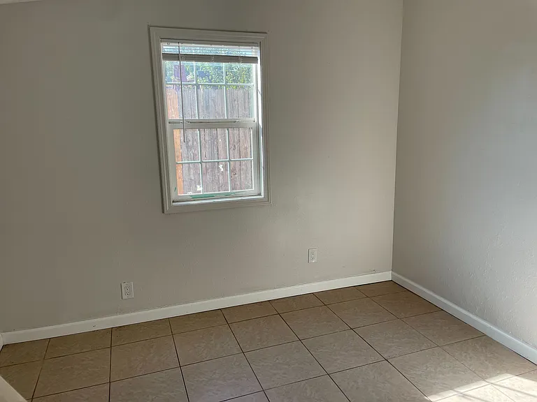 720 Virginia St — Photo 11
