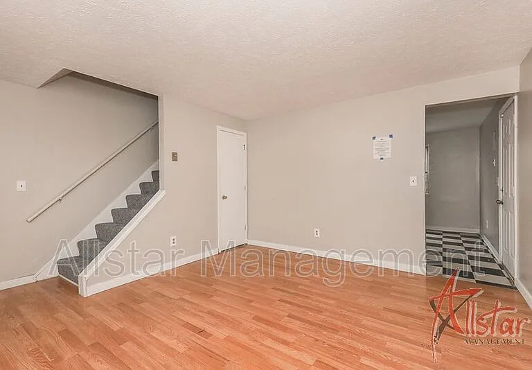 1323 Massachusetts Ave — Photo 12