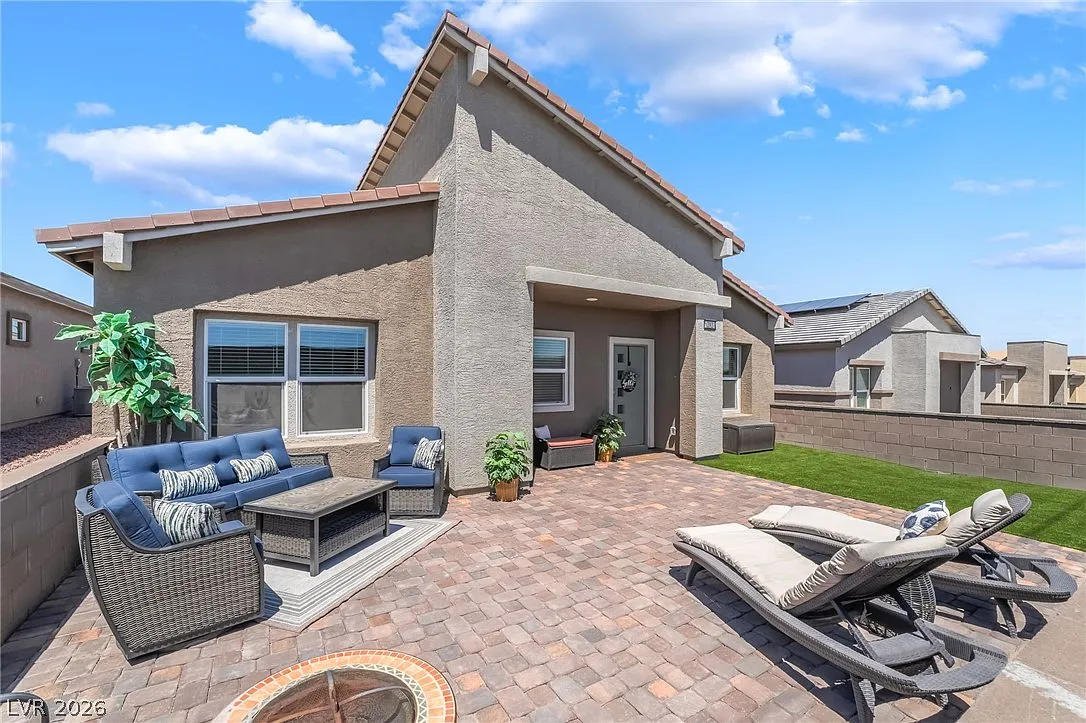 2 bed, 2.0 bath, 1223 sqft, $2,999 — Photo 4