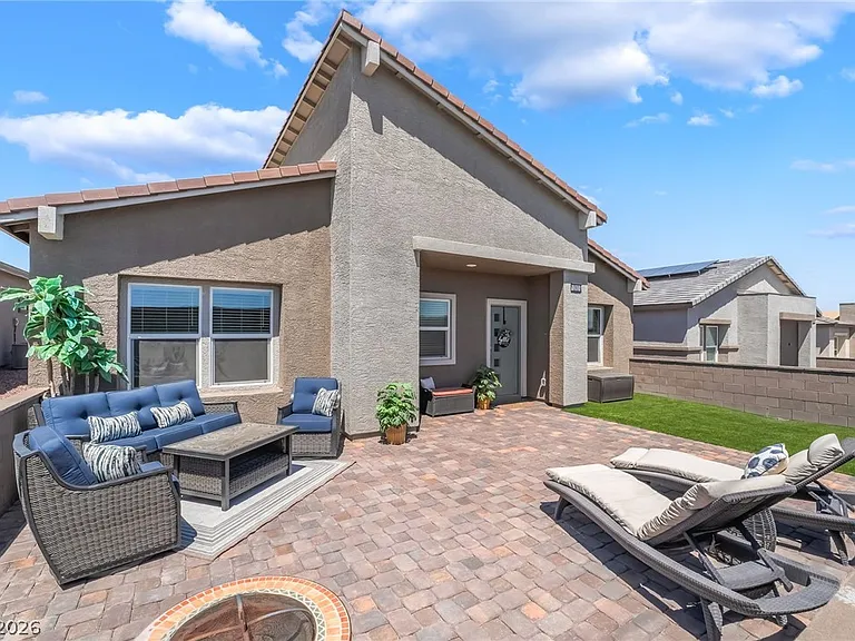 292 Whitney Crest St — Photo 4