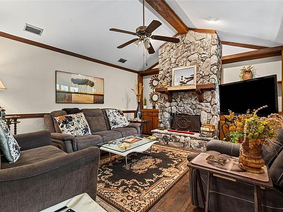 2nd image of 4129 Springdale Rd