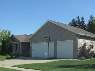 915 Scenario Ln SW, Rochester, MN 55902