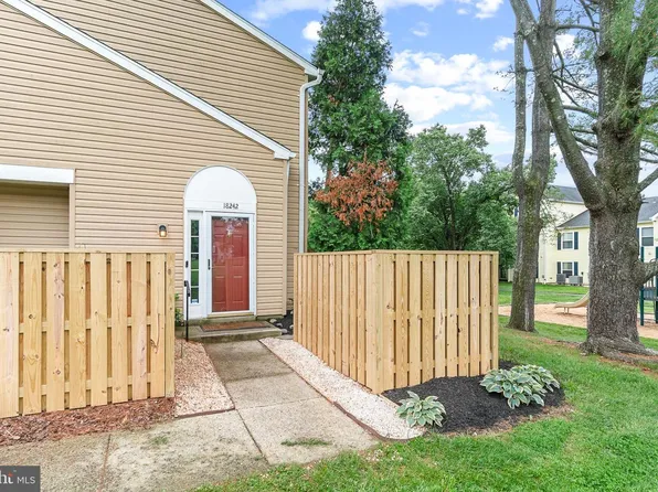 18242 Rolling Meadow Way #32, Olney, MD 20832