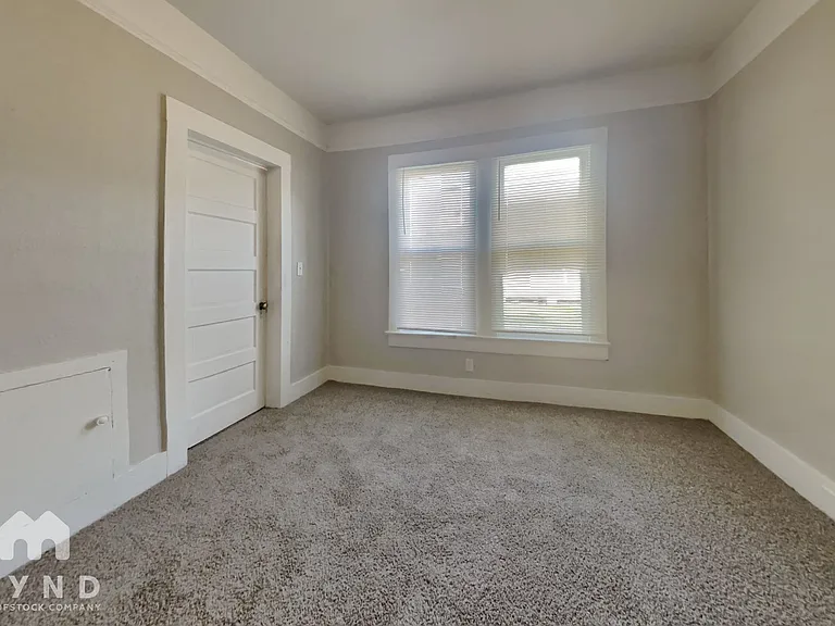 2963 Spencer St — Photo 11