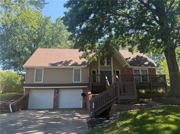 3105 NE 71st St, Kansas City, MO 64119