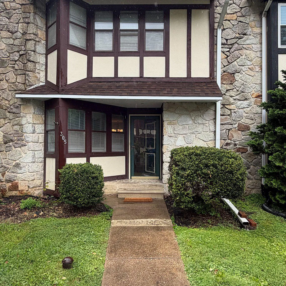 3 bed, 2.5 bath, 1421 sqft, $2,600 — Photo 1