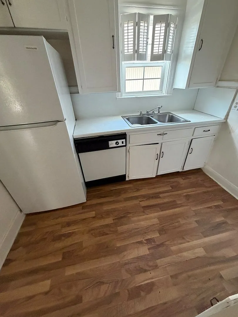 2271 Harrison Ave — Photo 4
