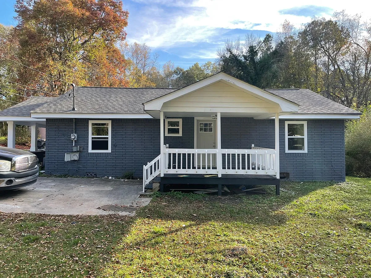 Building Photo - 8309 Poplar St