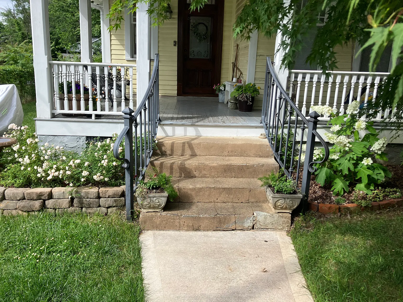 1905 Oak St — Photo 3