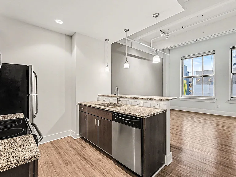 Newberry Lofts on 6th — Photo 30