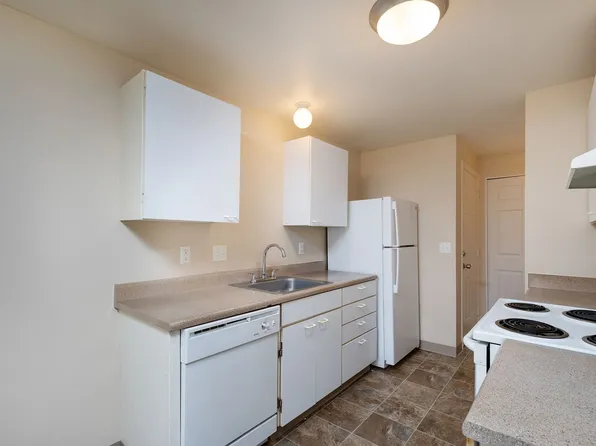 Willow Creek Apartments