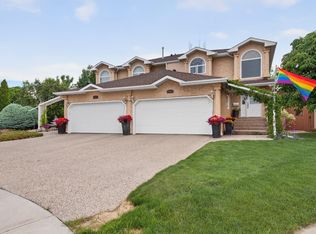15827 67b St NW, Edmonton, AB T5Z 3A8