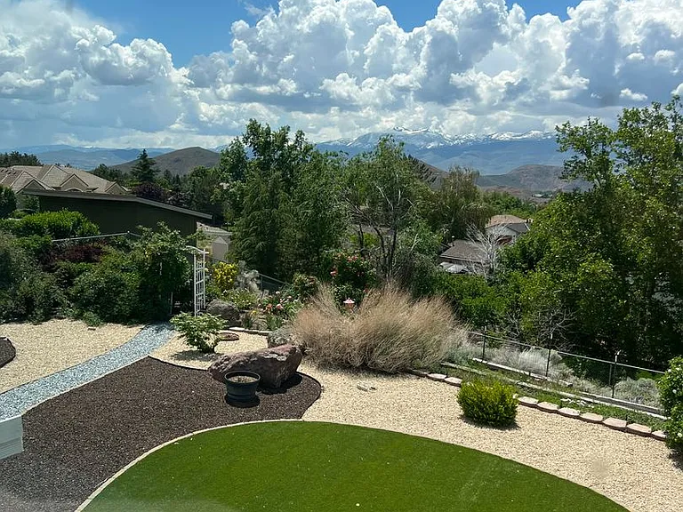 7370 Pembroke Dr — Photo 30